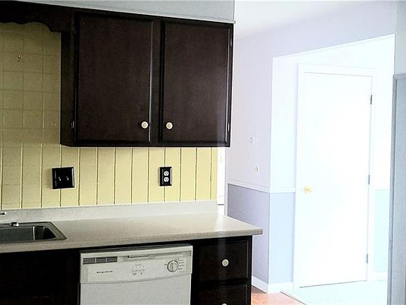 3rd image of 5 Garibaldi St APT 36