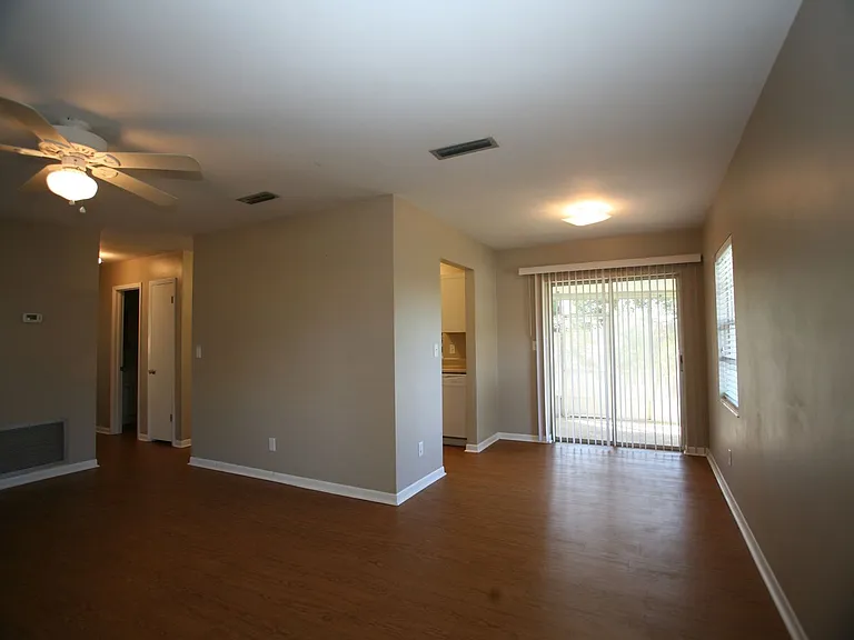 21804 Marlin Ave — Photo 4