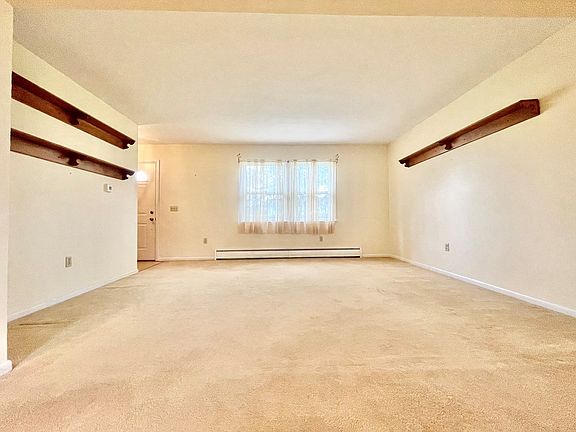 5th image of 22 Vixon Cir