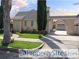 1st image of 416 W Borchard Ave