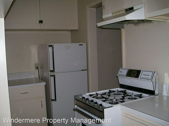4th image of 104 S Palouse St APT 5