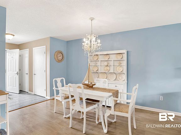 3rd image of 4046 Spinnaker Dr #103