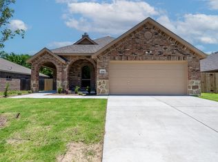 1916 Carrington Dr, Glenn Heights, TX 75154
