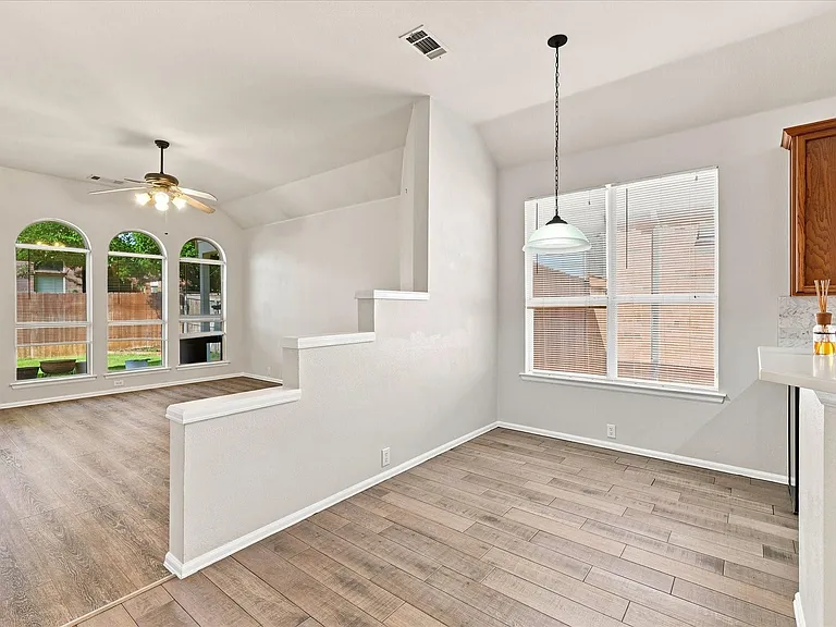 2812 Thorncreek Ln — Photo 11