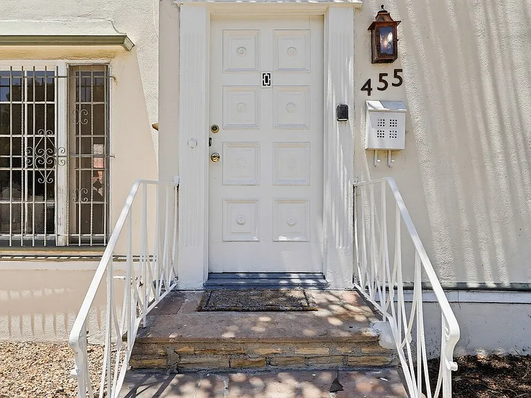 455 N Hayworth Ave — Photo 9