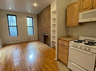 326 E 74th St #1RW, New York, NY 10021