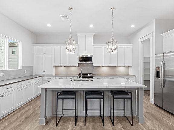5th image of 2508 Gray St