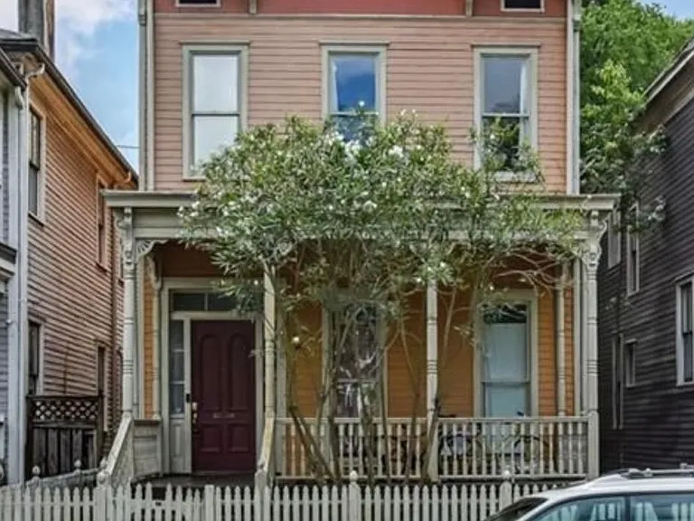 2210 Barnard St #A — Photo 7