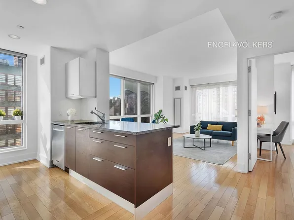 350 W 42nd St APT 7K, New York, NY 10036
