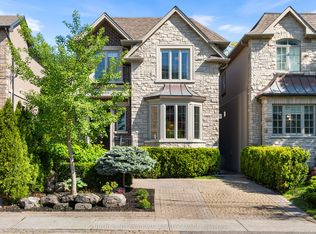 200 Donlea Dr, Toronto, ON M4G 2M9