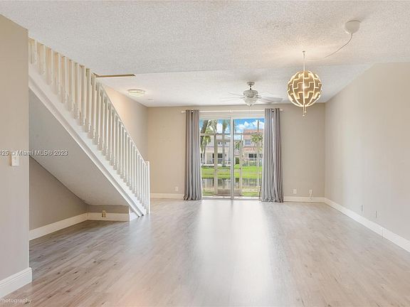 2nd image of 1207 Presidio Dr