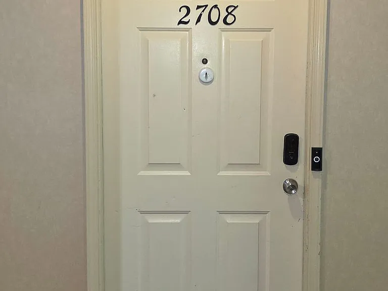 2708 Ridgefield Ct — Photo 5