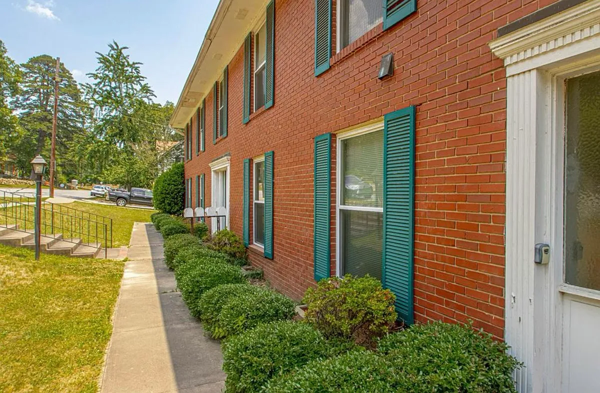 Building Photo - 3801 Hill Rd #4
