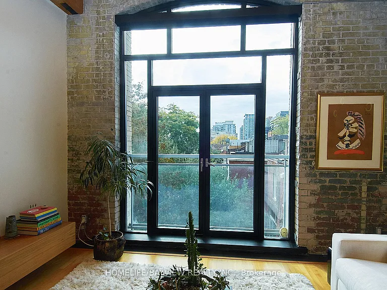 993 Queen St W #203 — Photo 25