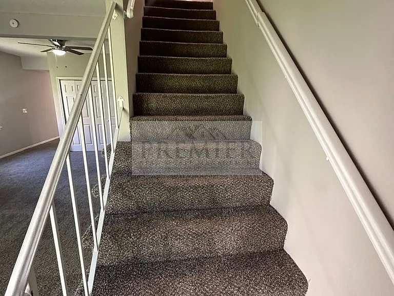 3562 NE Independence Ave, Lee's Summit, MO 64064 - 3 bed / 1.5 bath TH w/ single garage - Interio... — Photo 7
