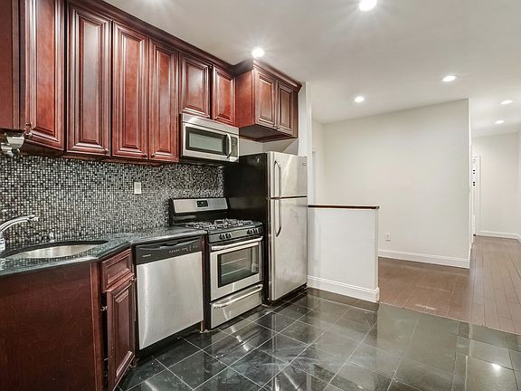 2nd image of 185 E 3rd St #1G3