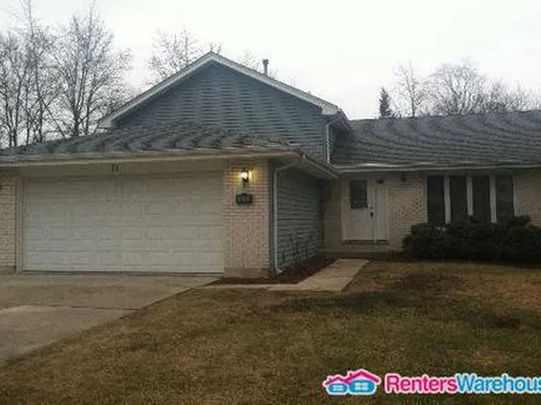 11 N Rebecca St, Glenwood, IL 60425
