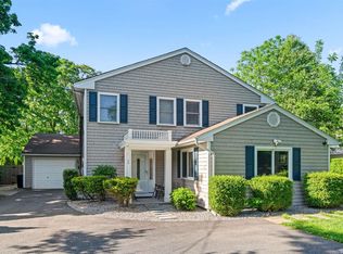5A Aberdeen Dr, Huntington, NY 11743