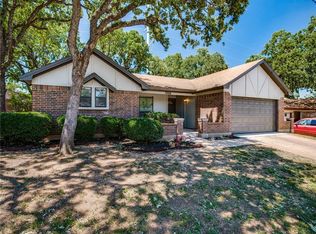 3408 Meadow Wood Ct, Bedford, TX 76021