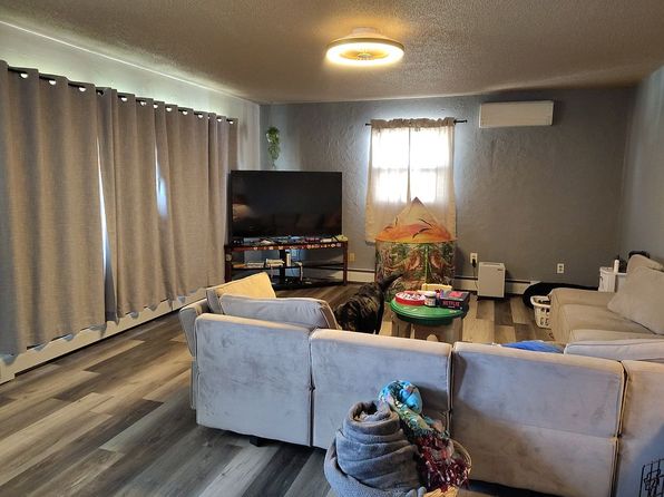 214 Avenue F E