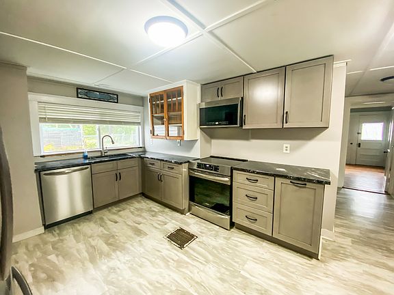 3rd image of 3028 N Belfast Ave