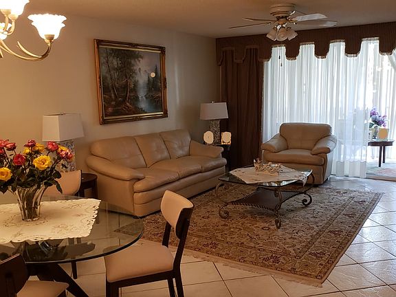 4th image of 501 NE 14th Ave APT 202