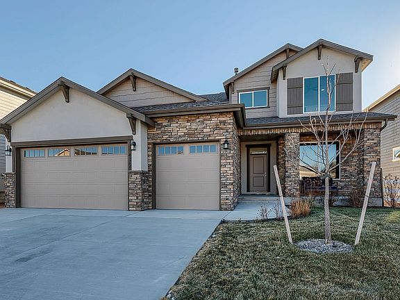 2nd image of 831 Shirttail Peak Dr