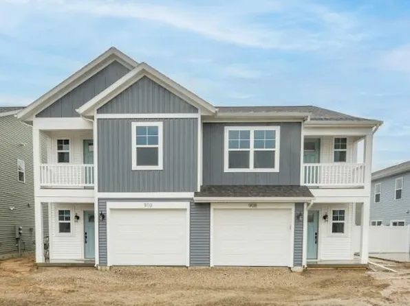 910 Indiana Ave #12, South Haven, MI 49090