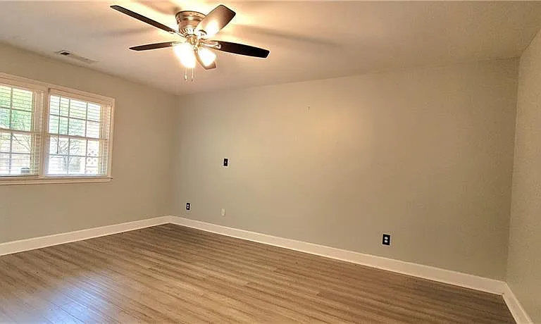 3202 Bolissa Dr — Photo 7