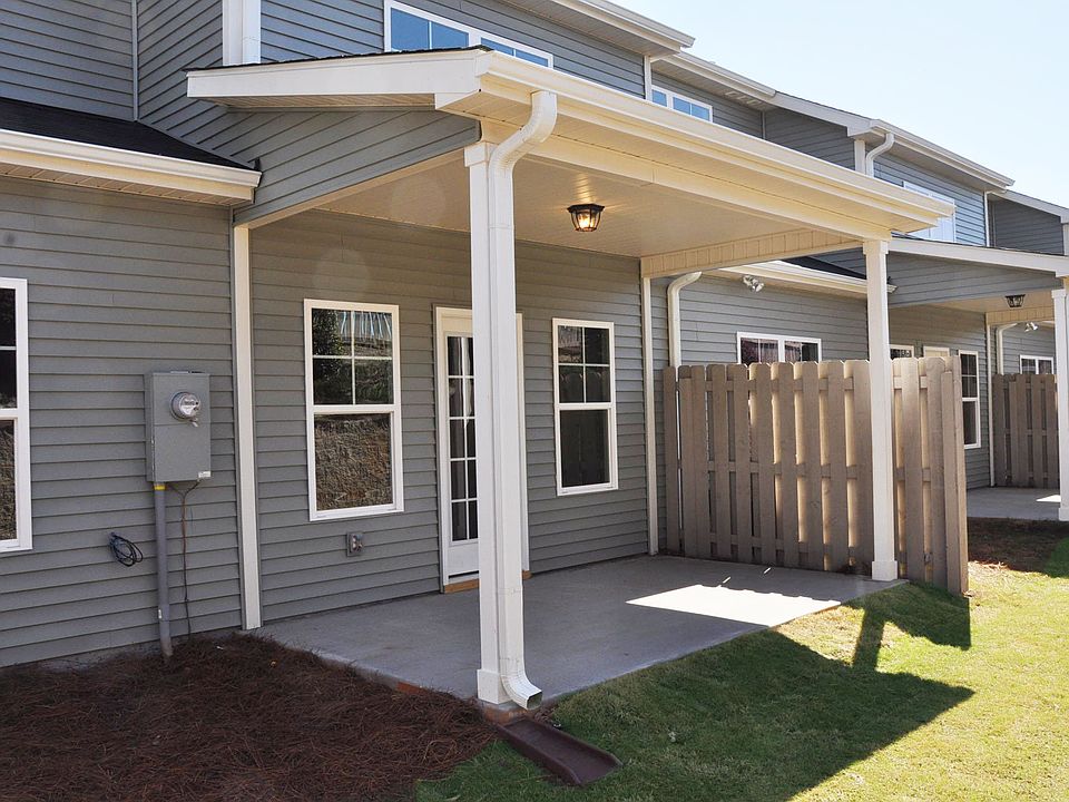 2nd image of 824 Stonebriar St #206C