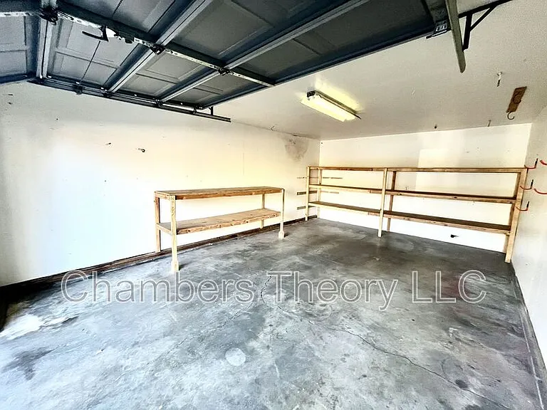695 SE Centennial St #B — Photo 4