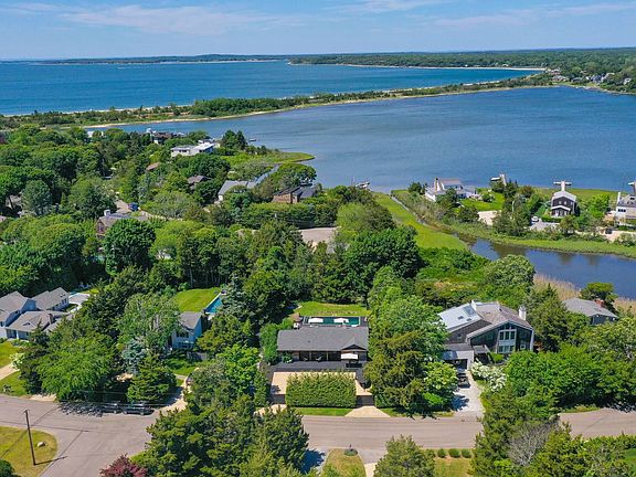 3rd image of 15 Peninsula Dr