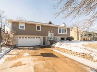 4409 S Glenview Rd, Sioux Falls, SD 57103
