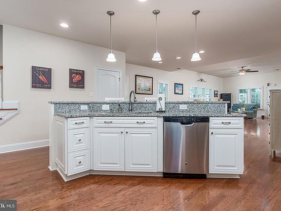 5th image of 31565 Gooseberry Way