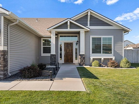 2nd image of 4811 Perga Dr