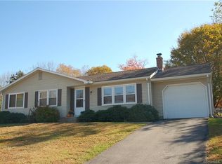 346 Judson Ave, Groton, CT 06355