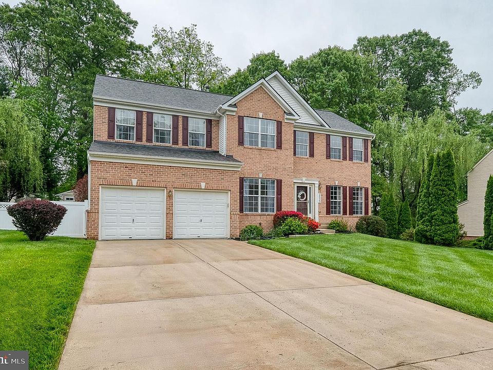 1st image of 2623 E Rhododendron Dr