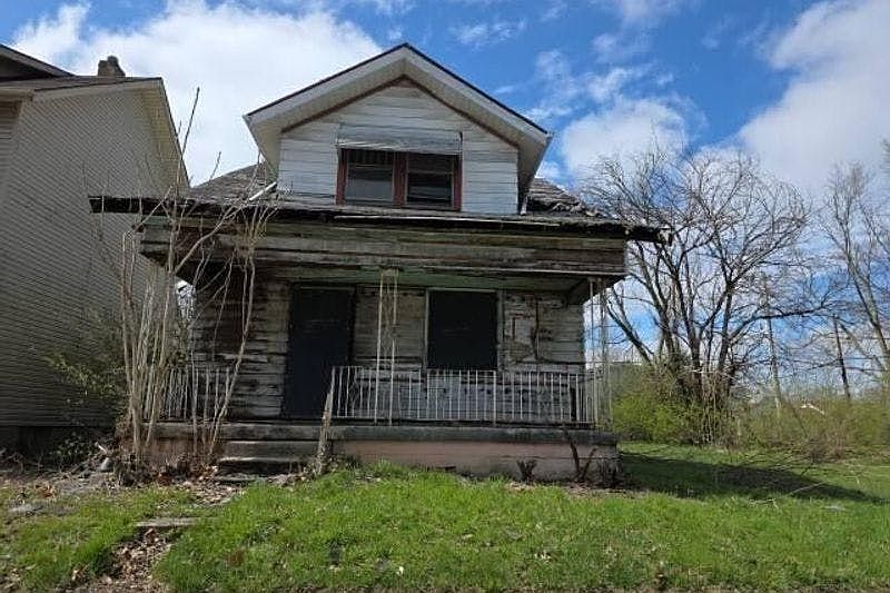 1st image of 307 N Orchard Ave