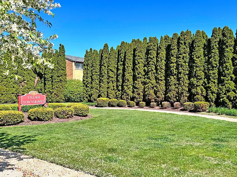 Village Townhomes — Photo 29