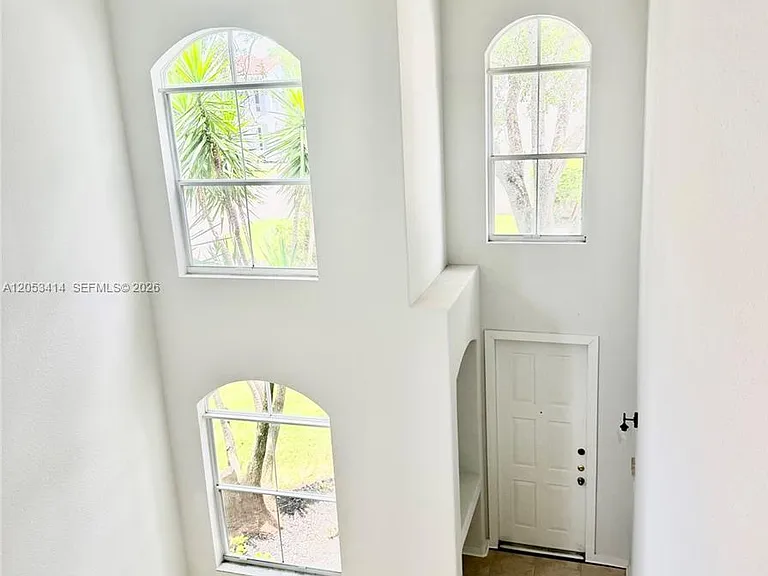 4946 SW 38th Way — Photo 5