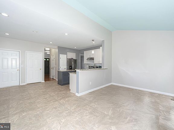 3rd image of 11392 Whipkey Dr