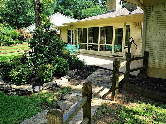 5th image of 16326 Hickory Ln