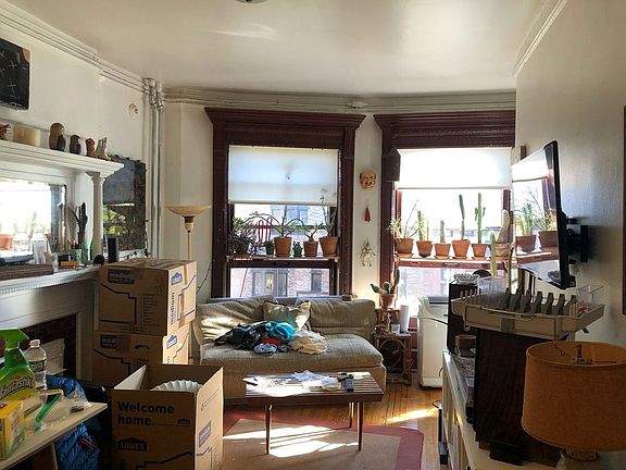 2nd image of 817 Carroll St #3F
