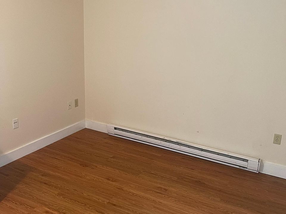 2nd image of 105 White Rock Rd Unit 4