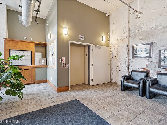 5th image of 507 E Locust St Unit 210