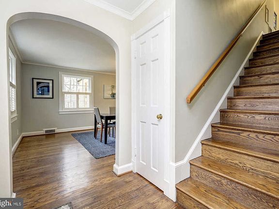 3rd image of 222 Forest Dr