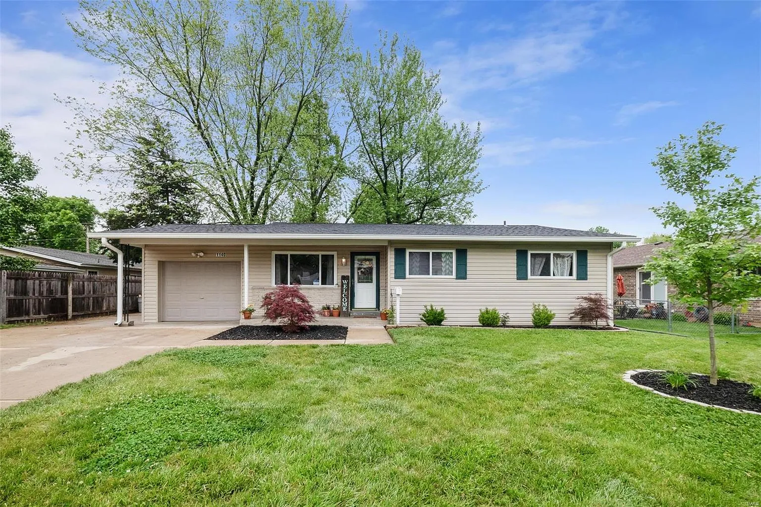 1140 Dewayne Dr photo 1