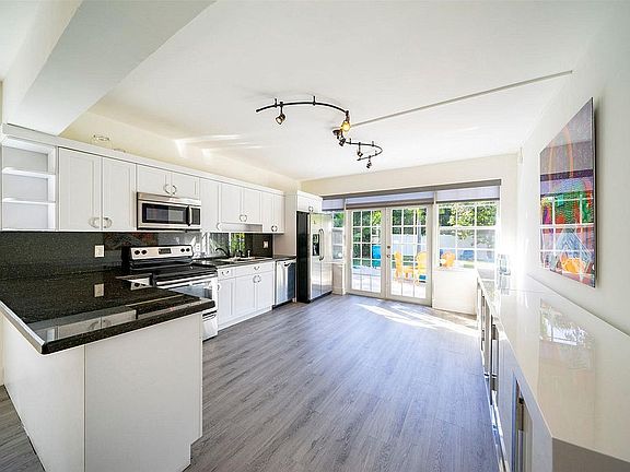 2nd image of 4542 Sheridan Ave