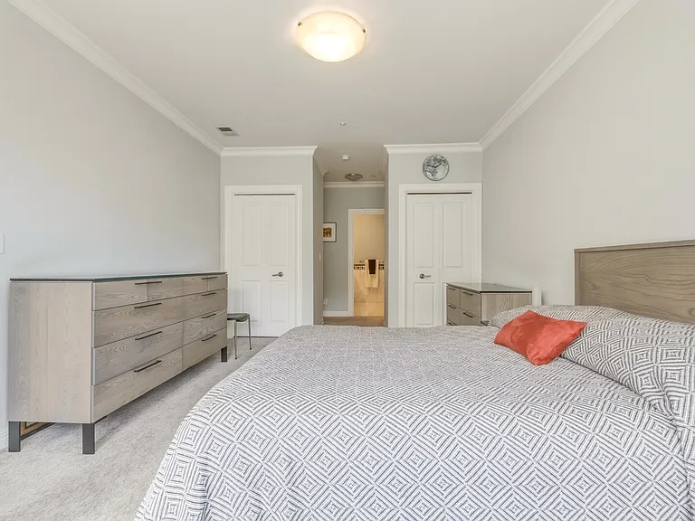748 N Point St #2 — Photo 18