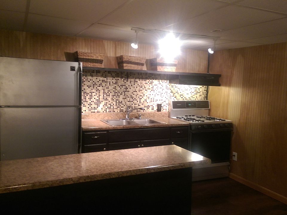2nd image of 729 E Chestnut St